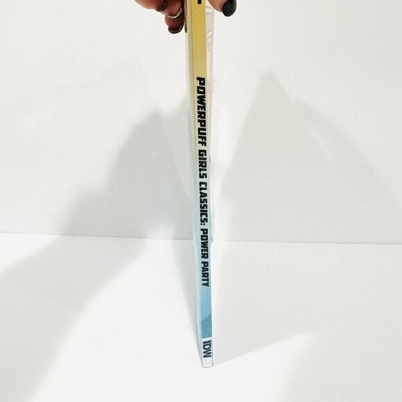 IDW Powerpuff Girls Classics Power Party #1 Graphic Novel Book Paperback - Picture 3 of 5